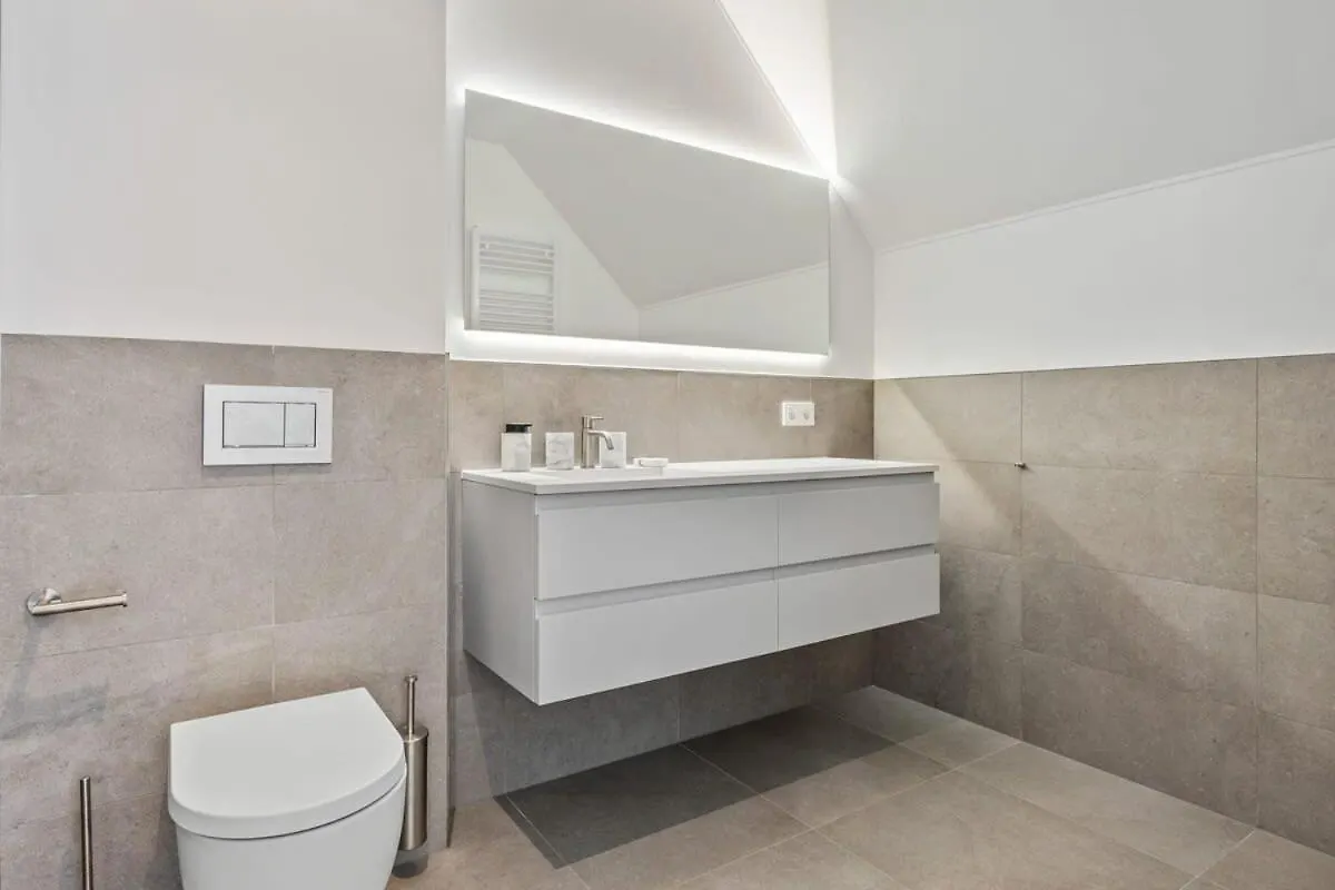 Luxury 2Br, Free Parking, Balcony Apartment Luxembourg