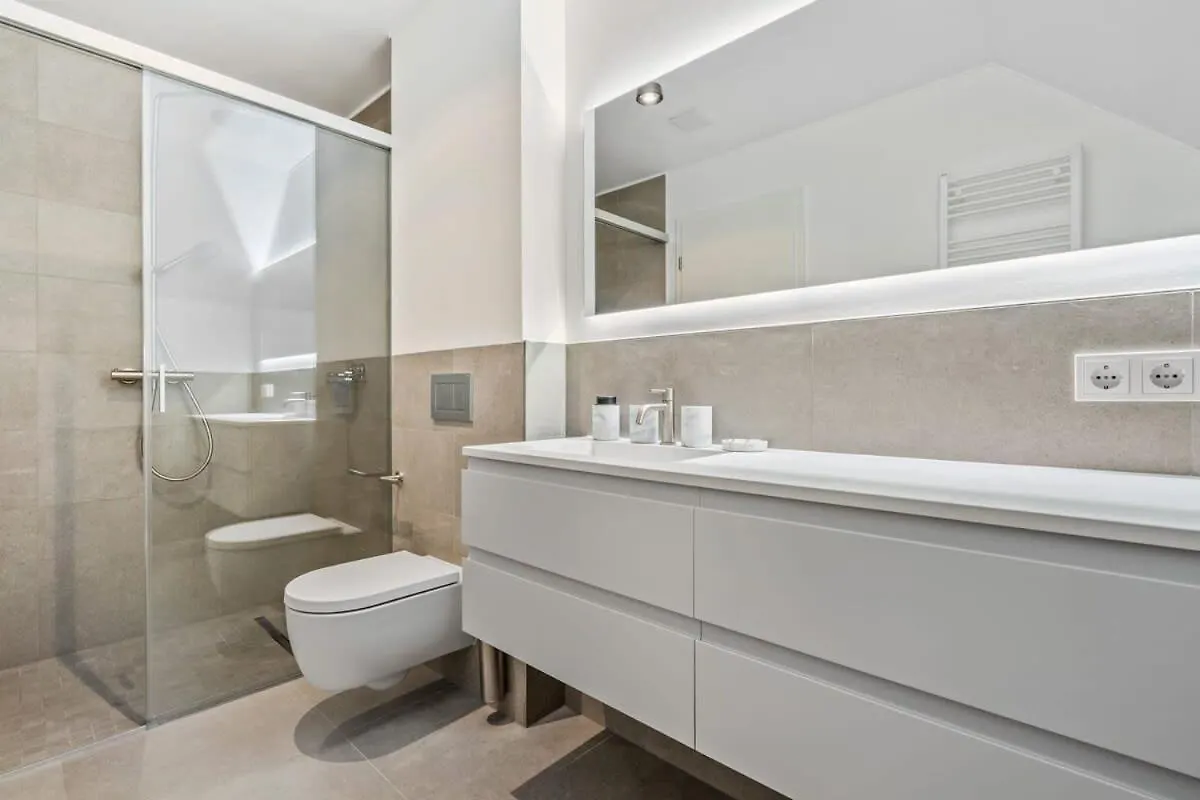 Luxury 2Br, Free Parking, Balcony Apartment Luxembourg